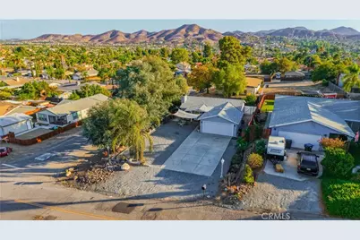 23495 Casa Bonita Avenue, Menifee, CA 92587 - Photo 19