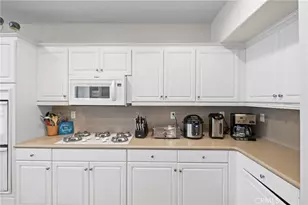 31534 Borega, Murrieta, CA 92563 - Photo 9