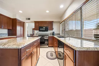 12796 Kern River Road, Victorville, CA 92392 - Photo 11