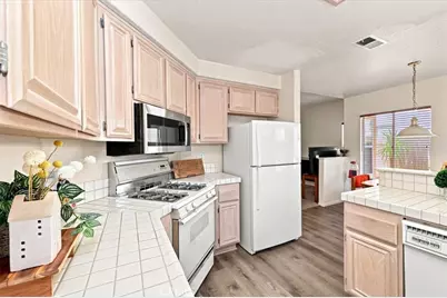 39876 Via Castana, Murrieta, CA 92563 - Photo 23