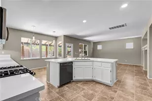 37690 Rushing Wind Ct, Murrieta, CA 92563 - Photo 11
