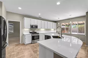 37690 Rushing Wind Ct, Murrieta, CA 92563 - Photo 9