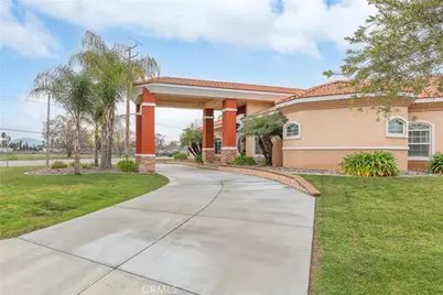 947 W Commonwealth Avenue, Hemet, CA 92543 - Photo 5