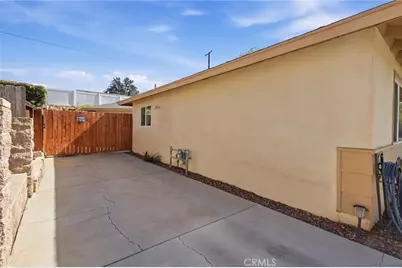 8476 Colorado, Riverside, CA 92504 - Photo 33