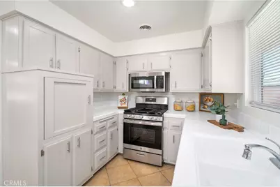 650 La Mancha, Hemet, CA 92543 - Photo 13
