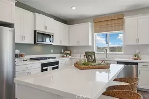 31305 White Bark Dr, Winchester, CA 92596 - Photo 5