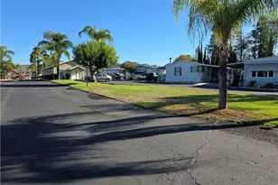 21601 Canyon Dr, Wildomar, CA 92595 - Photo 23