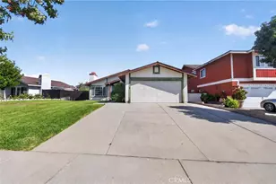 1141 Fallbrook Dr, Corona, CA 92878 - Photo 5