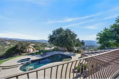 17650 Calle Pescar, Murrieta, CA 92562 - Photo 43