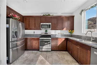 24061 Elderberry Lane, Lake Elsinore, CA 92532 - Photo 9