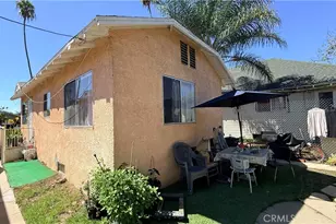 823 W 81st, Los Angeles, CA 90044 - Photo 11