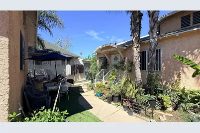 823 W 81st, Los Angeles, CA 90044 - Photo 7