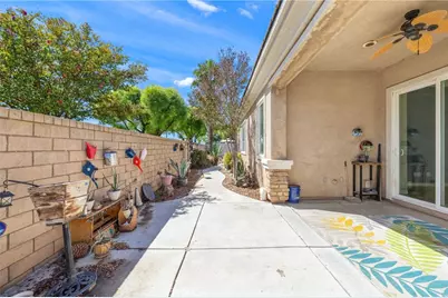 5687 Corte Benisa, Hemet, CA 92545 - Photo 15