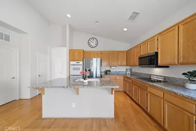 40158 Colony Drive, Murrieta, CA 92562 - Photo 11