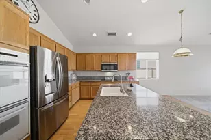 40158 Colony Dr, Murrieta, CA 92562 - Photo 9