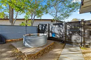 7177 Sunny Pl, Yucca Valley, CA 92284 - Photo 23