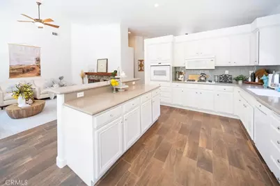 39687 Corte Gata, Murrieta, CA 92562 - Photo 13