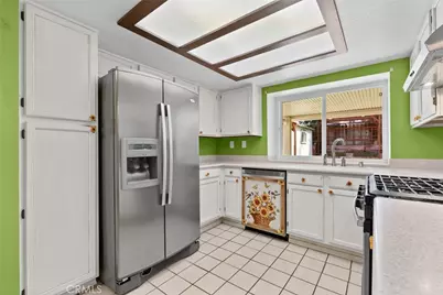 29688 Via Naravilla, Sun City, CA 92586 - Photo 13