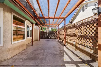 29688 Via Naravilla, Sun City, CA 92586 - Photo 41