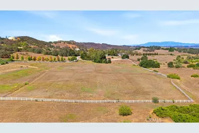 8 Oak Trail Court, Murrieta, CA 92562 - Photo 7