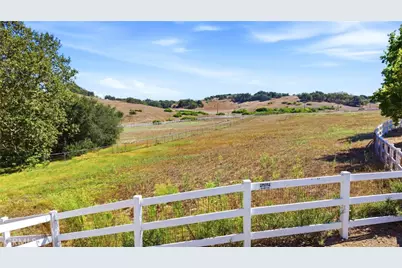 8 Oak Trail Court, Murrieta, CA 92562 - Photo 13
