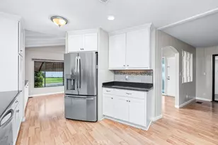 1300 W Menlo Ave, Hemet, CA 92543 - Photo 9