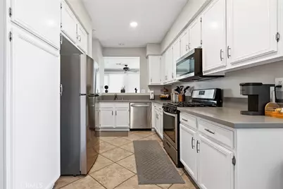 30299 Island Bay Lane, Murrieta, CA 92563 - Photo 11