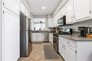 30299 Island Bay Ln, Murrieta, CA 92563 - Photo 11