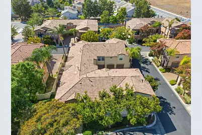 30299 Island Bay Lane, Murrieta, CA 92563 - Photo 35