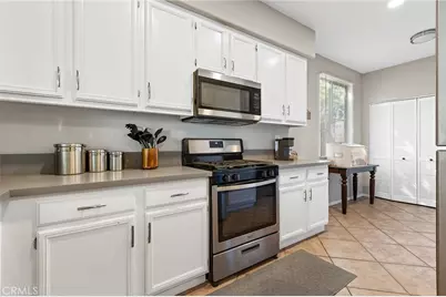 30299 Island Bay Lane, Murrieta, CA 92563 - Photo 9