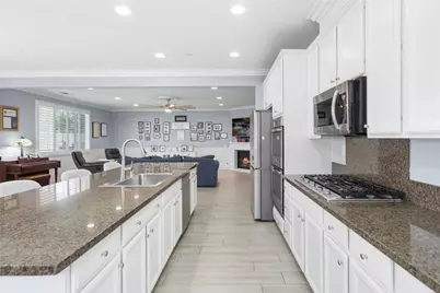 37526 Black Sage Place, Murrieta, CA 92563 - Photo 13