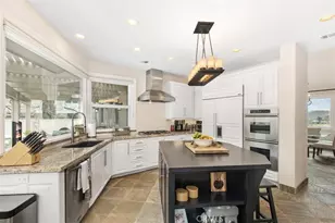 22499 Bear Creek Dr, Murrieta, CA 92562 - Photo 15