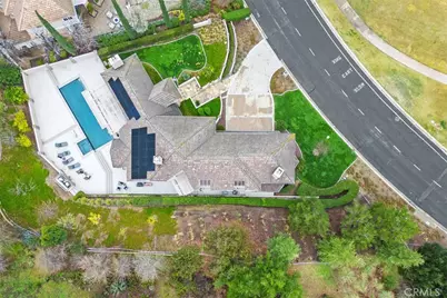 22499 Bear Creek Drive, Murrieta, CA 92562 - Photo 5