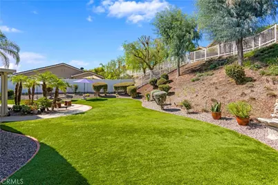 30279 Ravenswood Circle, Murrieta, CA 92563 - Photo 37