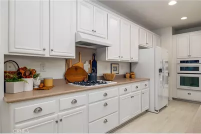 30321 Mayacamas Drive, Murrieta, CA 92563 - Photo 9