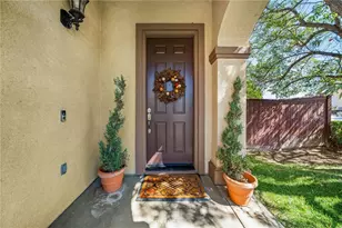 26136 Castle Ln, Murrieta, CA 92563 - Photo 7