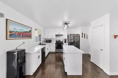 702 Gloriosa Avenue, Perris, CA 92571 - Photo 11