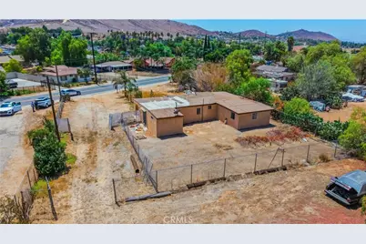 7081 Valley Way, Jurupa Valley, CA 92509 - Photo 7