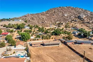 30347 Arrowview Dr, Homeland, CA 92548 - Photo 45
