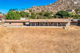 30347 Arrowview Dr, Homeland, CA 92548 - Photo 3