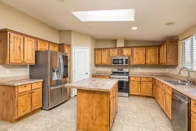 30347 Arrowview Drive, Homeland, CA 92548 - Photo 17