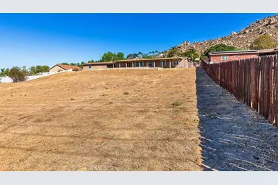 30347 Arrowview Drive, Homeland, CA 92548 - Photo 7
