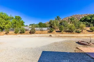 30347 Arrowview Dr, Homeland, CA 92548 - Photo 39