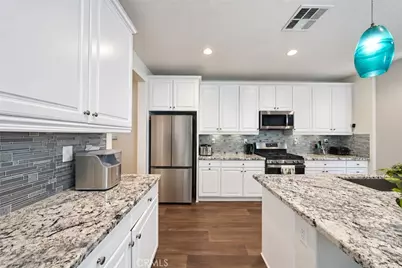 12457 Pinos Verde Lane, Victorville, CA 92392 - Photo 11