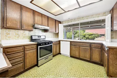2080 Silver Oak, Hemet, CA 92545 - Photo 9