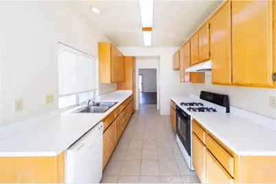 25640 Union Hill, Sun City, CA 92586 - Photo 11