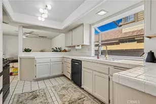 37394 Cole Creek Ct, Murrieta, CA 92562 - Photo 7