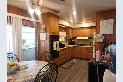 881 N Lake Street #220, Hemet, CA 92544 - Photo 5