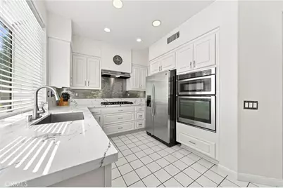 32100 Via Benabarre, Temecula, CA 92592 - Photo 3