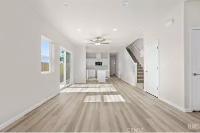 209 10th, Bakersfield, CA 93304 - Photo 3